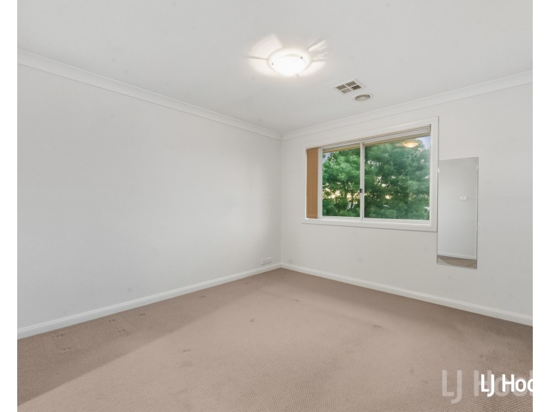 69 Crest Park Parade, Queanbeyan West NSW 2620