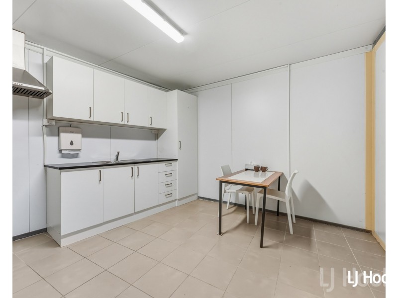 69 Crest Park Parade, Queanbeyan West NSW 2620