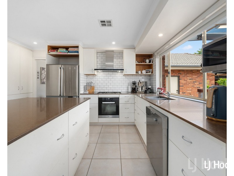 12 Majura Place, Jerrabomberra NSW 2619