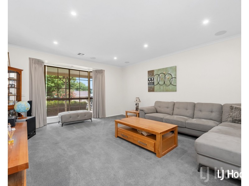 12 Majura Place, Jerrabomberra NSW 2619