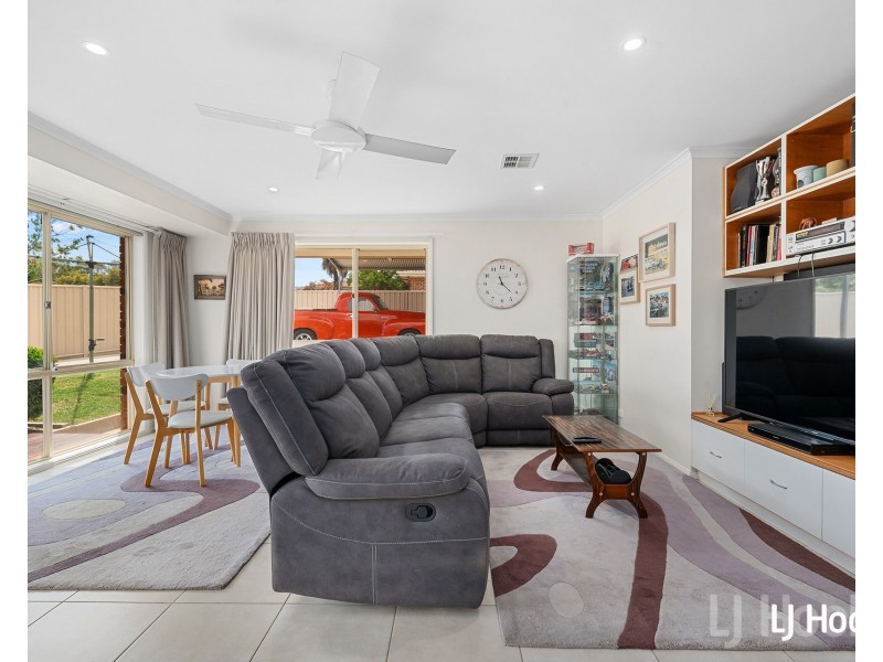 12 Majura Place, Jerrabomberra NSW 2619