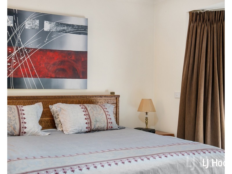 12 Majura Place, Jerrabomberra NSW 2619