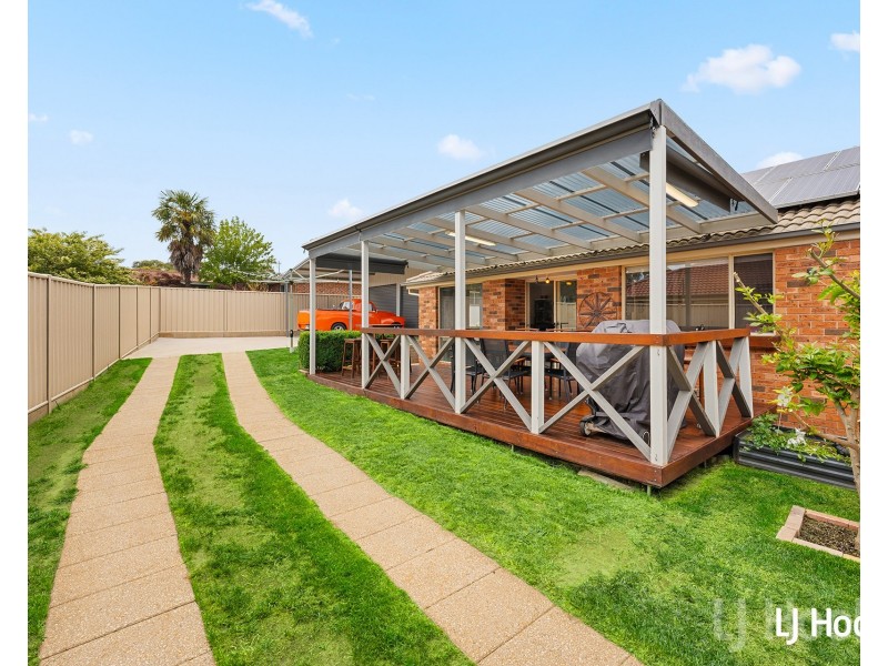 12 Majura Place, Jerrabomberra NSW 2619