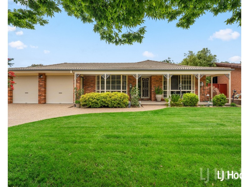 12 Majura Place, Jerrabomberra NSW 2619