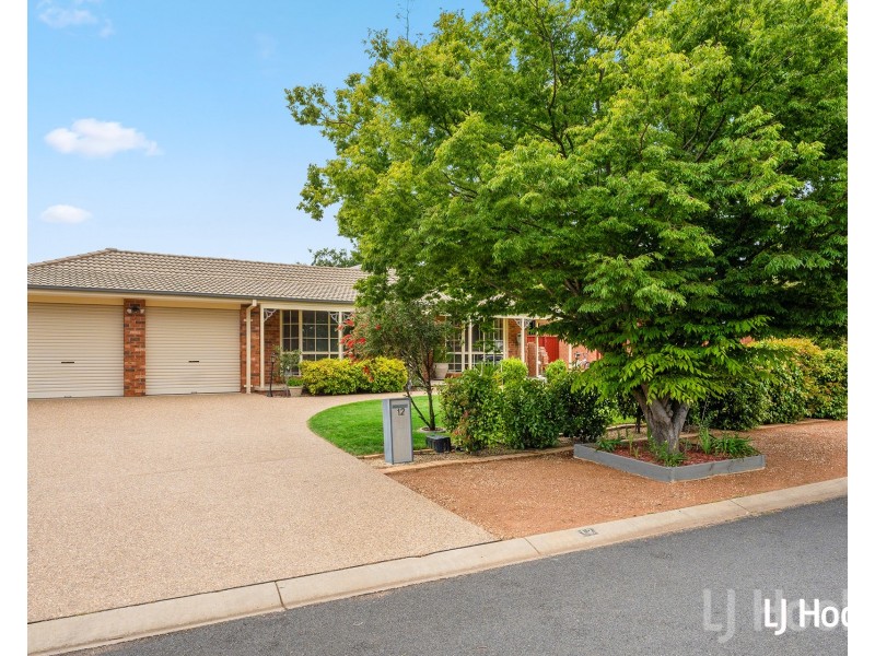 12 Majura Place, Jerrabomberra NSW 2619