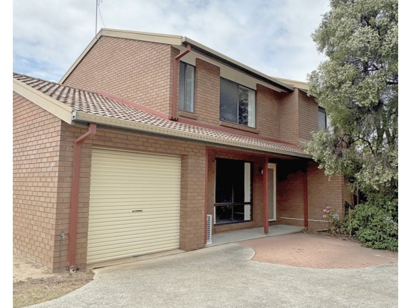 2/11 Ford Street, Queanbeyan NSW 2620