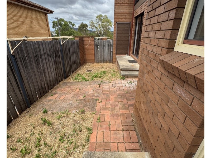 2/11 Ford Street, Queanbeyan NSW 2620