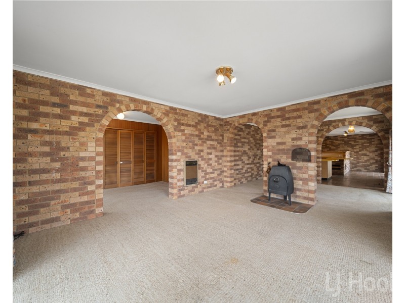 14 Hayley Crescent, Karabar NSW 2620