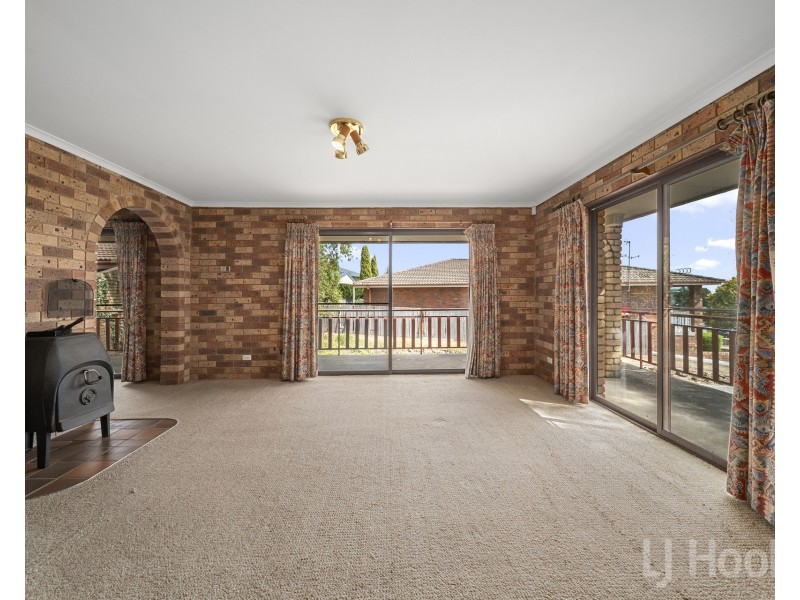 14 Hayley Crescent, Karabar NSW 2620