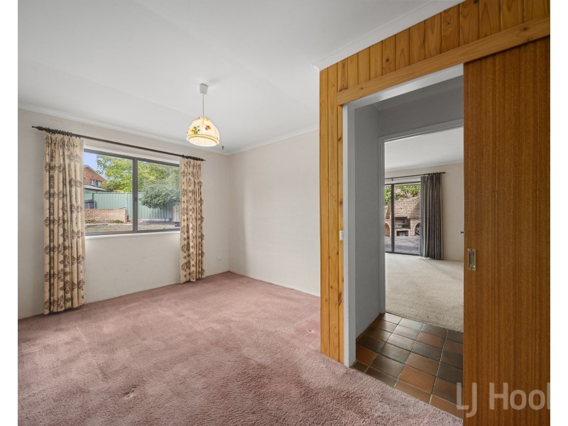 14 Hayley Crescent, Karabar NSW 2620