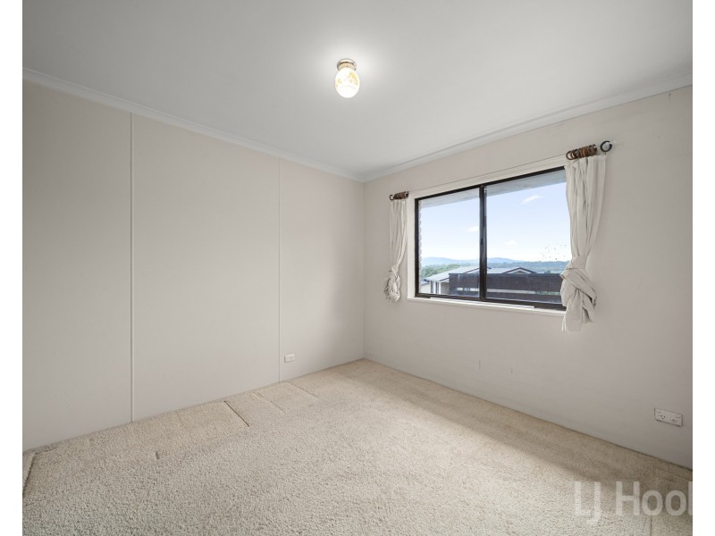 14 Hayley Crescent, Karabar NSW 2620