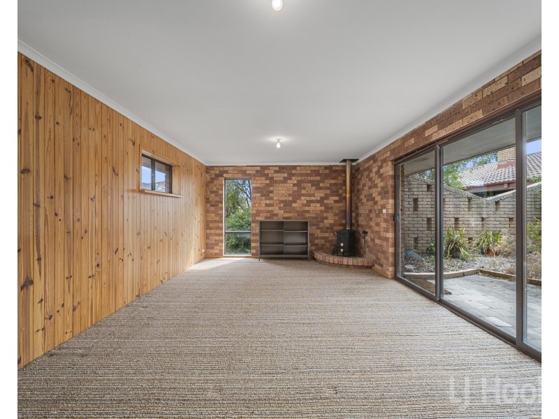 14 Hayley Crescent, Karabar NSW 2620