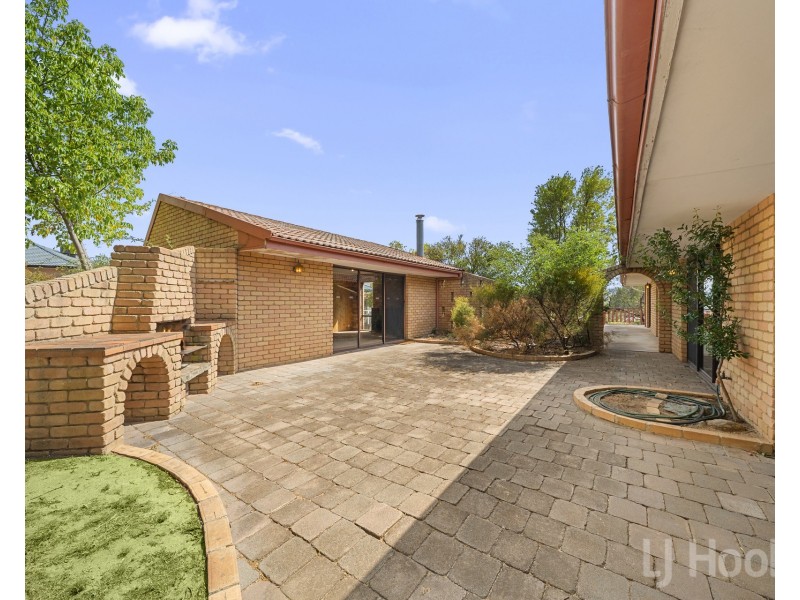 14 Hayley Crescent, Karabar NSW 2620