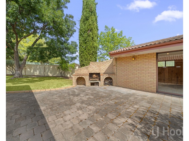 14 Hayley Crescent, Karabar NSW 2620