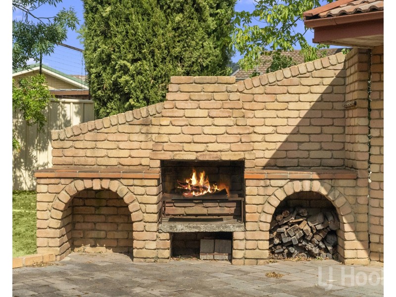 14 Hayley Crescent, Karabar NSW 2620