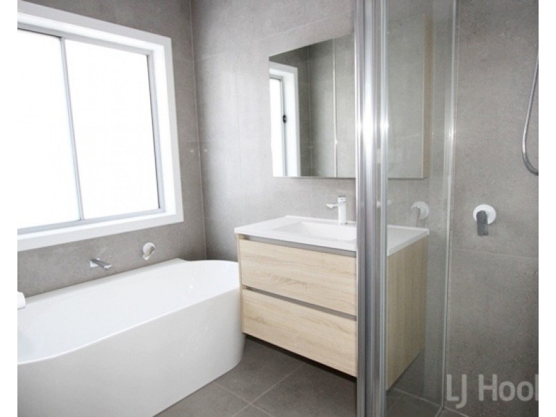 92 Mary Street, Googong NSW 2620