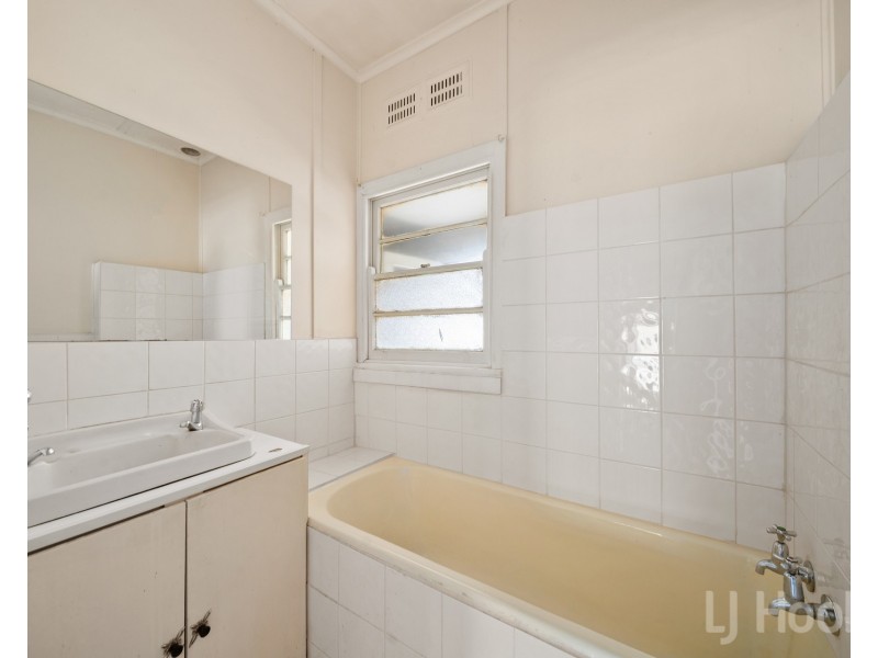 15 Braidwood Road, Captains Flat NSW 2623