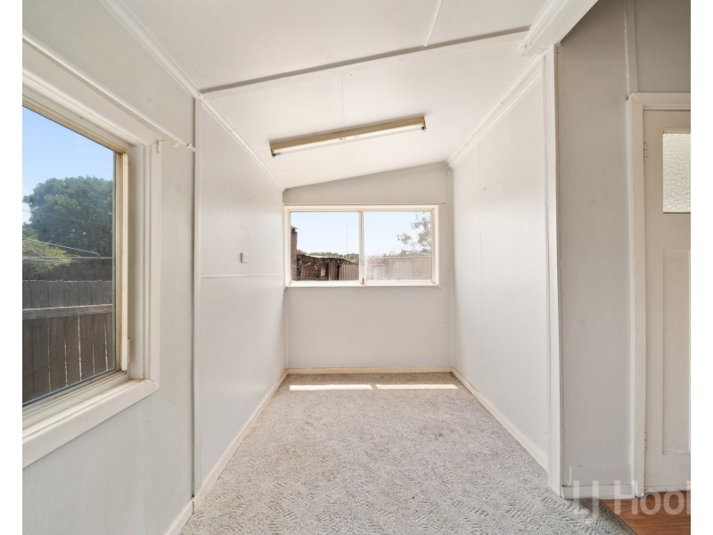 15 Braidwood Road, Captains Flat NSW 2623