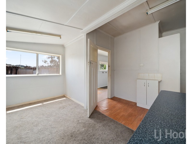 15 Braidwood Road, Captains Flat NSW 2623