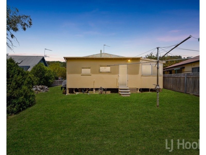 15 Braidwood Road, Captains Flat NSW 2623