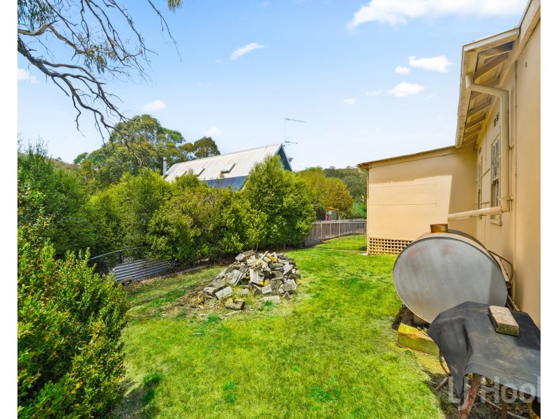 15 Braidwood Road, Captains Flat NSW 2623