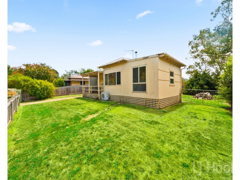 15 Braidwood Road, Captains Flat NSW 2623