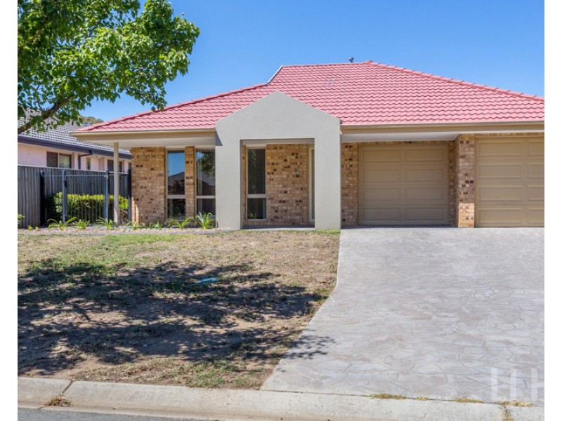 35 Bluestone Gardens, Jerrabomberra NSW 2619