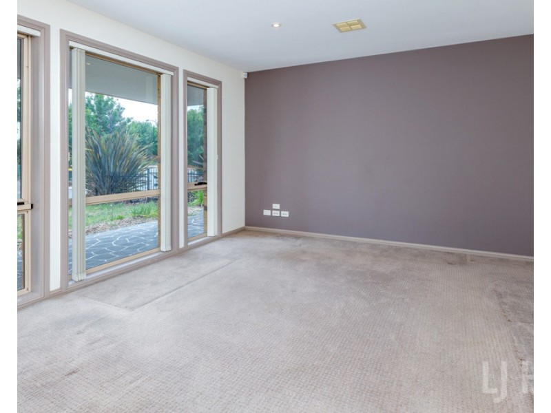 35 Bluestone Gardens, Jerrabomberra NSW 2619