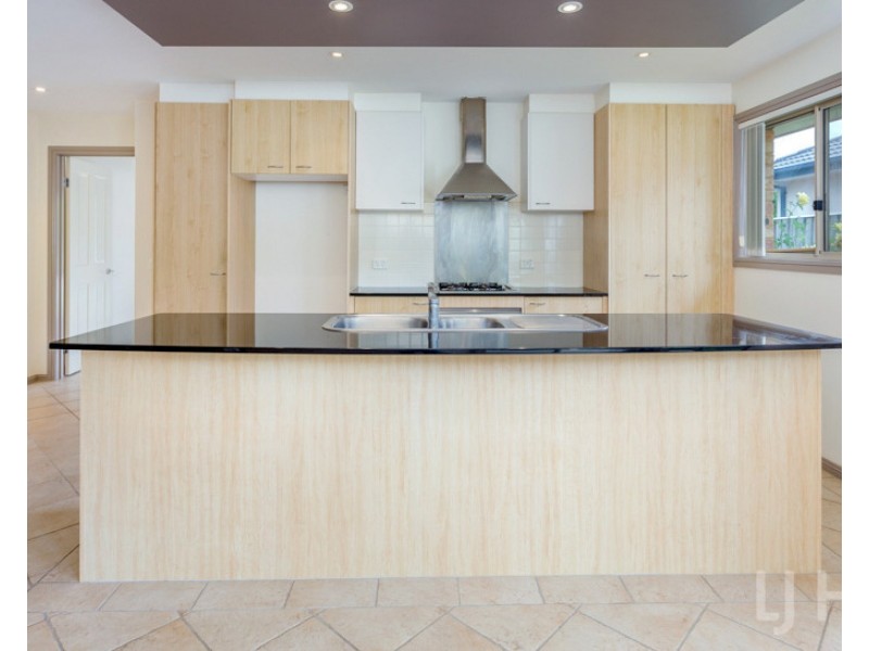 35 Bluestone Gardens, Jerrabomberra NSW 2619