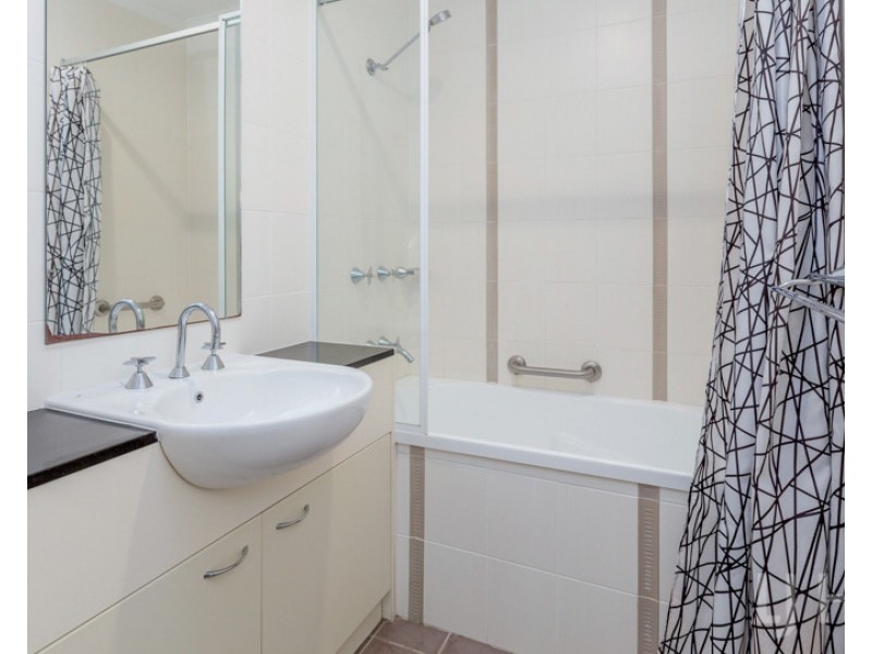 35 Bluestone Gardens, Jerrabomberra NSW 2619