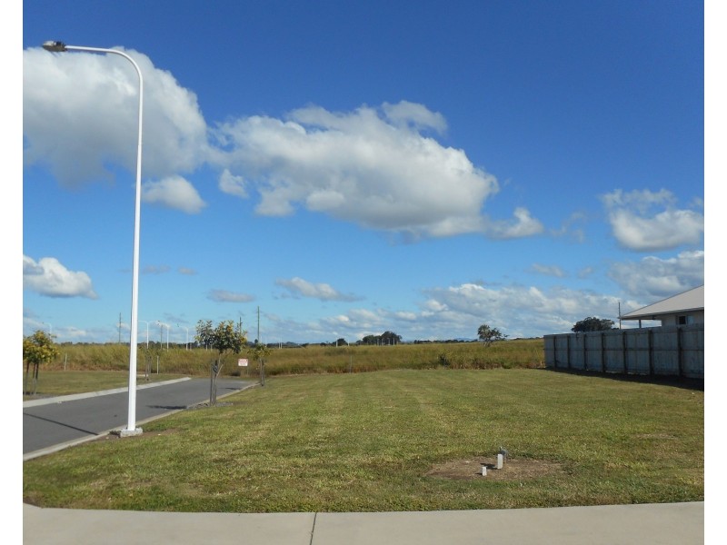 5 Amara Street, Rural View QLD 4740