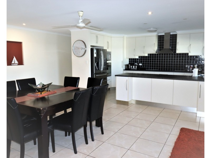 2 Mark Crescent, Glenella QLD 4740