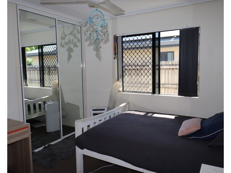 2 Mark Crescent, Glenella QLD 4740