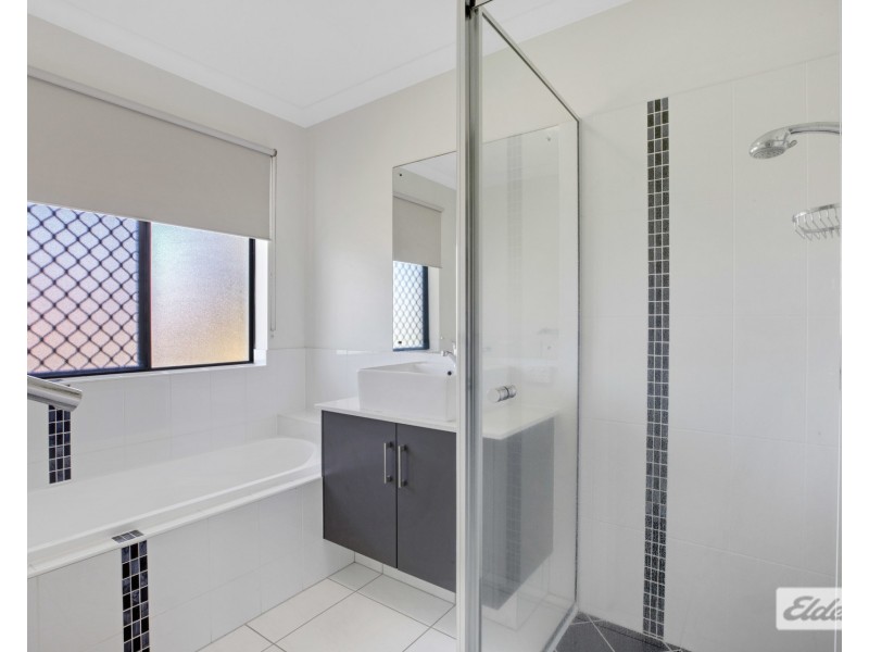 1 Mulcahy Crescent, Eimeo QLD 4740