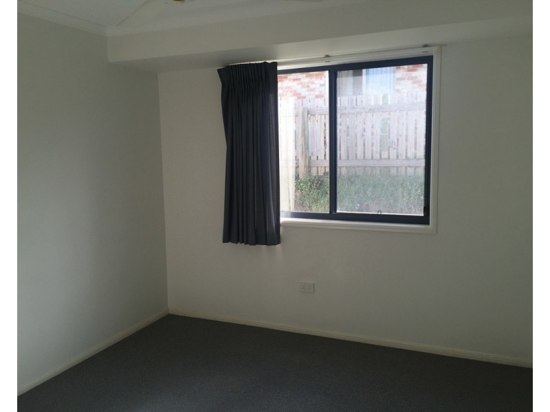 9 Sharp Street, Rural View QLD 4740