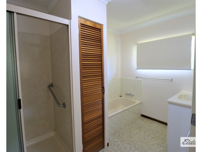 6 Churchill Avenue, Ooralea QLD 4740