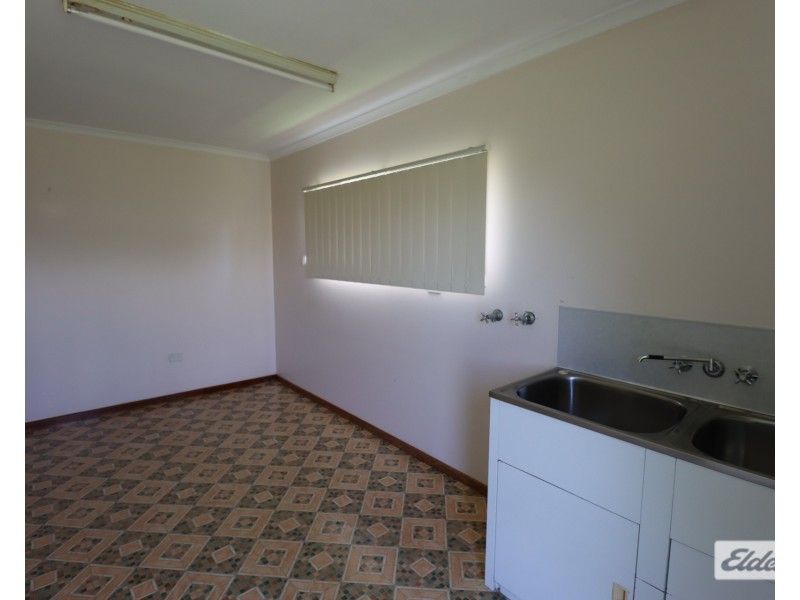 6 Churchill Avenue, Ooralea QLD 4740