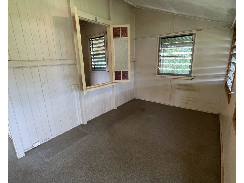 5 Langdon Street, Sarina QLD 4737