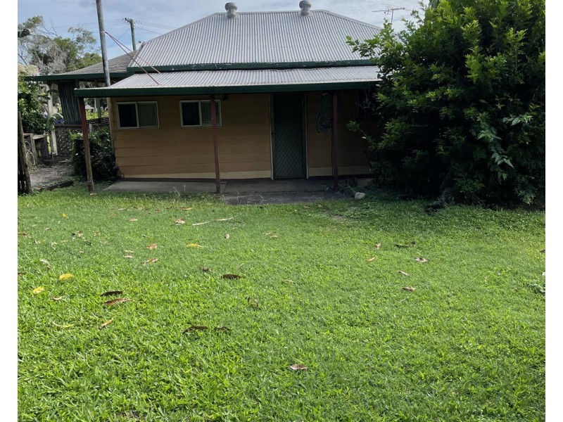5 Langdon Street, Sarina QLD 4737