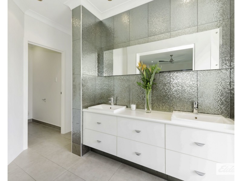 1 Primavera Boulevard, Beaconsfield QLD 4740