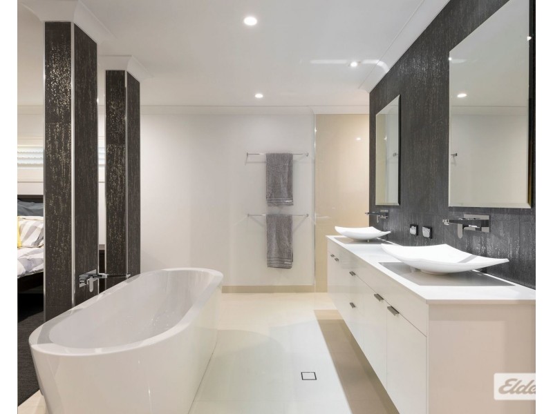 13 Midras Place, Bucasia QLD 4750