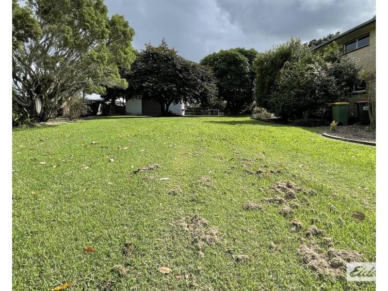 15 Cemetery Road, Sarina QLD 4737