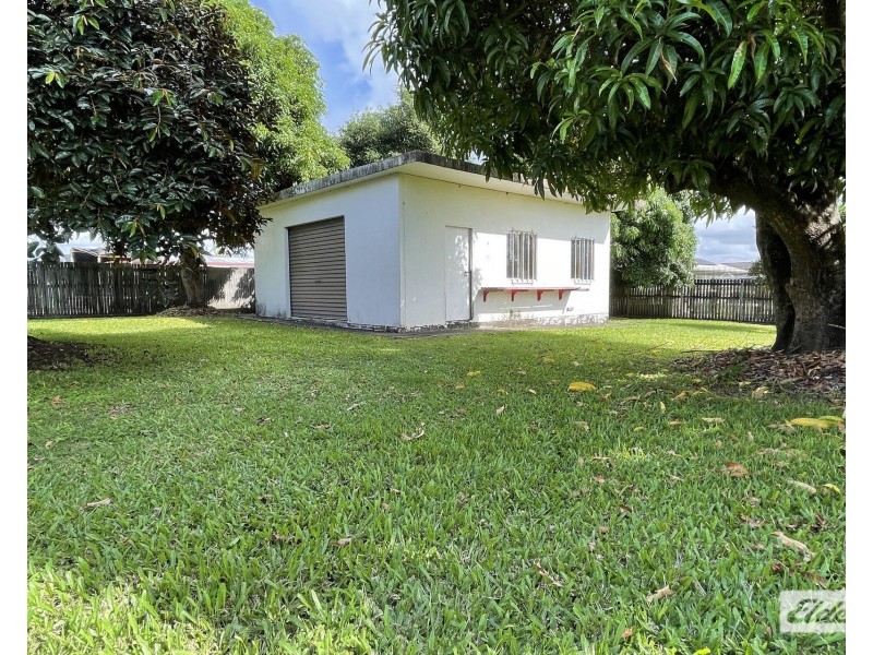 15 Cemetery Road, Sarina QLD 4737