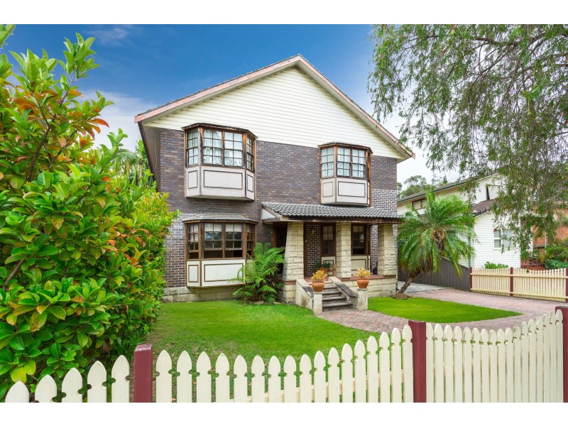 81 Thomas Street, Picnic Point NSW 2213