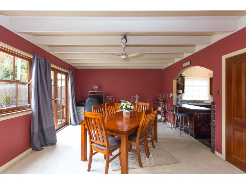 81 Thomas Street, Picnic Point NSW 2213