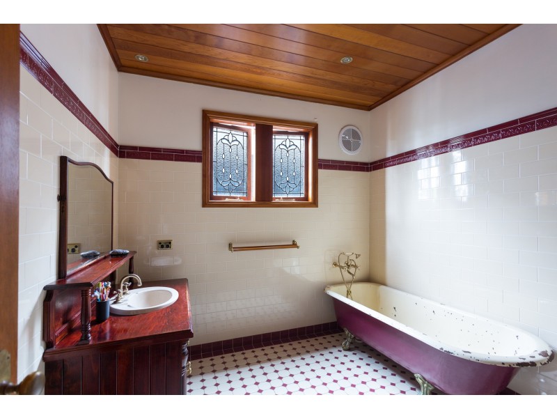 81 Thomas Street, Picnic Point NSW 2213