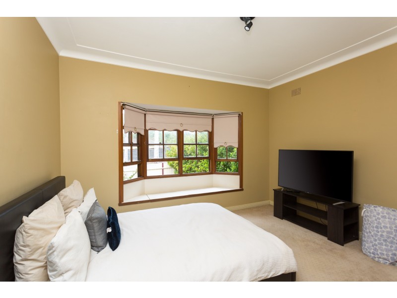 81 Thomas Street, Picnic Point NSW 2213