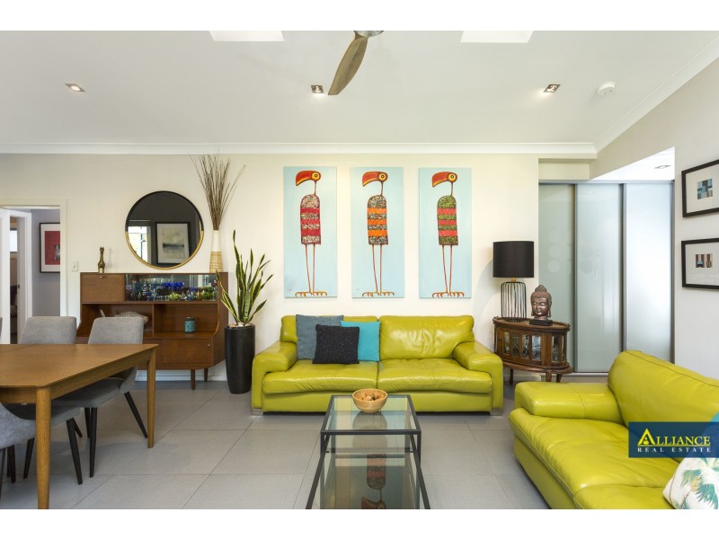 910 Henry Lawson Drive, Picnic Point NSW 2213