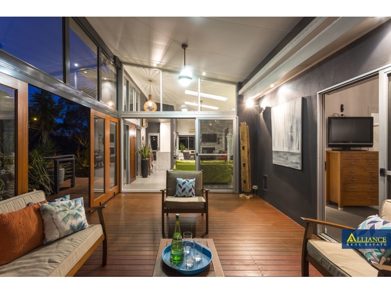 910 Henry Lawson Drive, Picnic Point NSW 2213