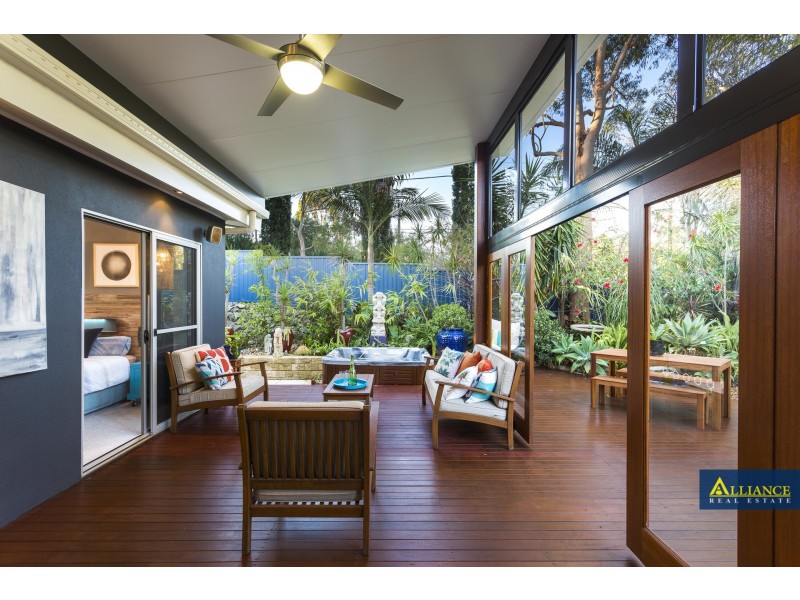 910 Henry Lawson Drive, Picnic Point NSW 2213